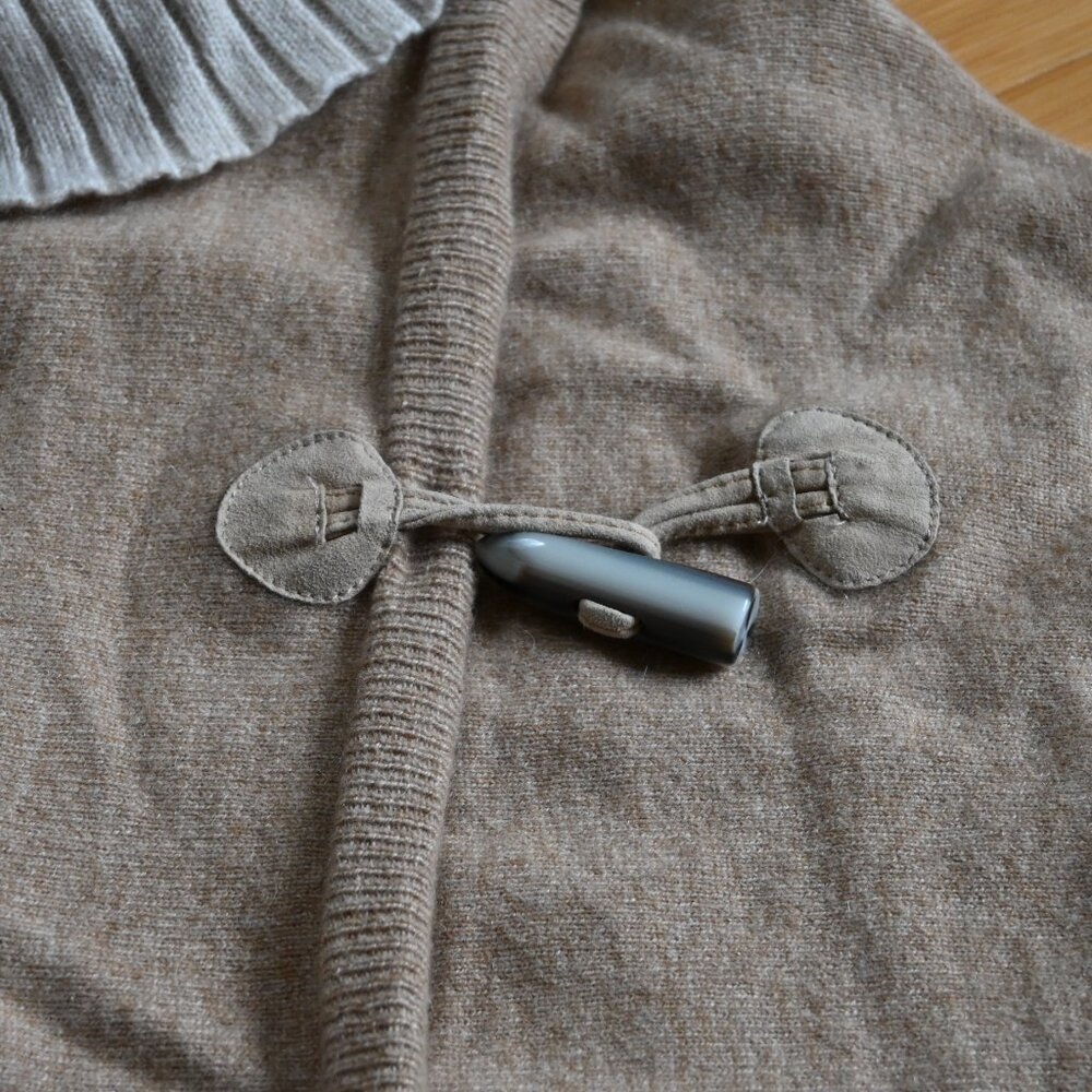 EUC Raffi 100% Cashmere Turtleneck Poncho Sweater Cape O/S - Picture 4 of 9